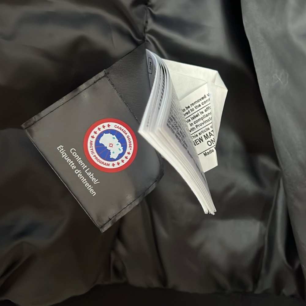 Authentic Canada Goose Jacket - image 7